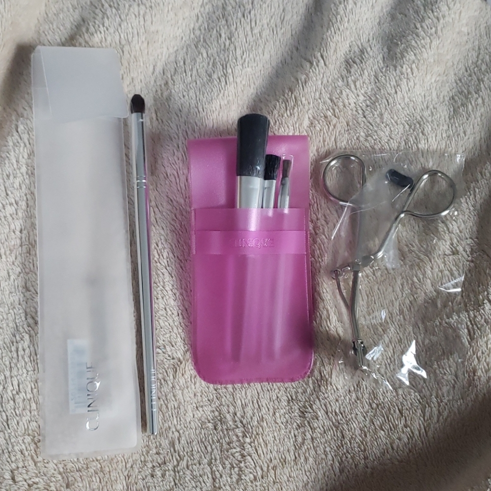 Makeup tools travel kit